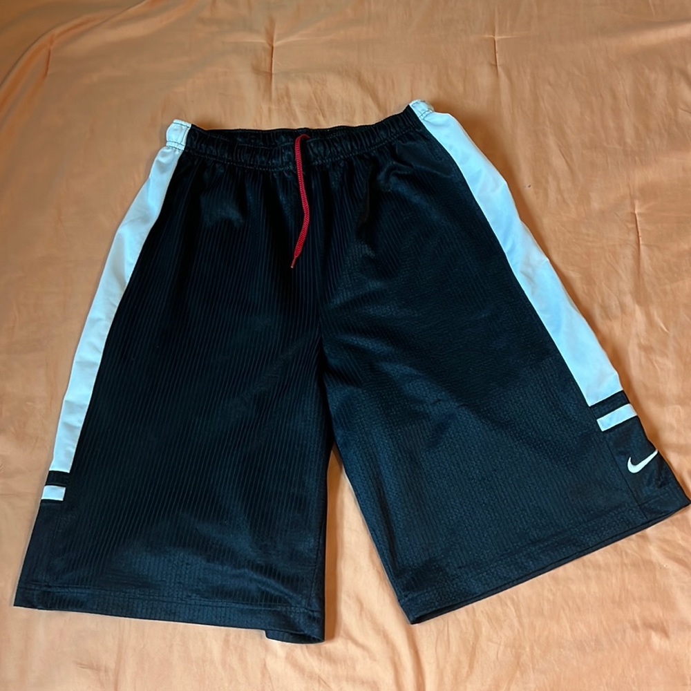 Nike Basketball Shorts Black and White Sz XL